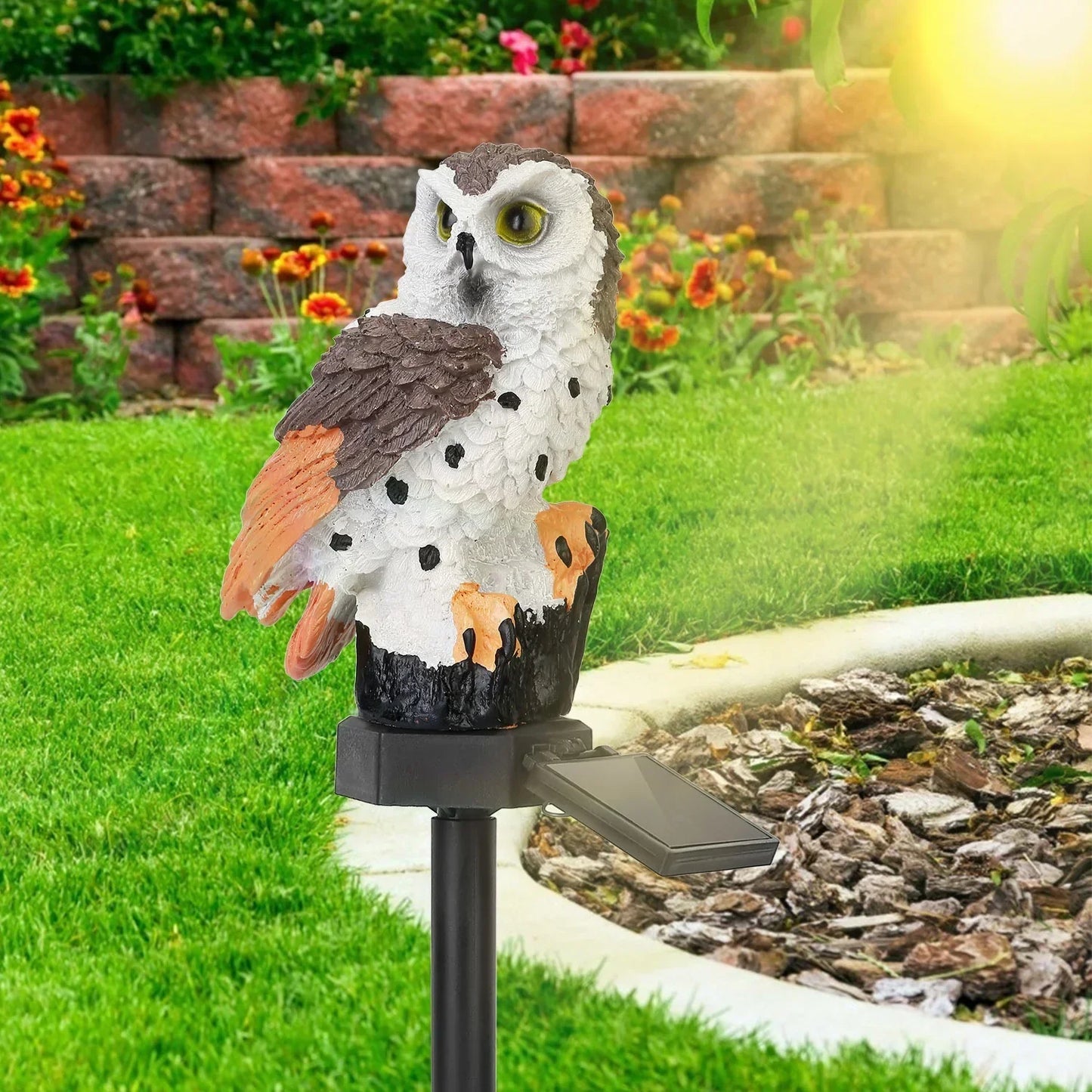 Owlight – Solar garden light with decorative stake for magical garden lighting