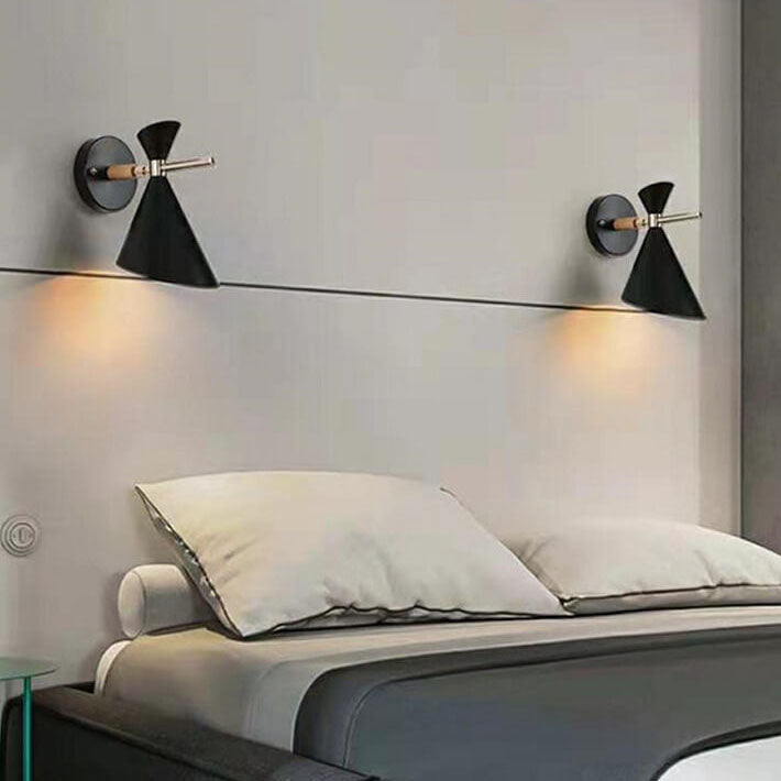 NordicGlow – Wall lamp for indoor use with horn shade for elegant interior