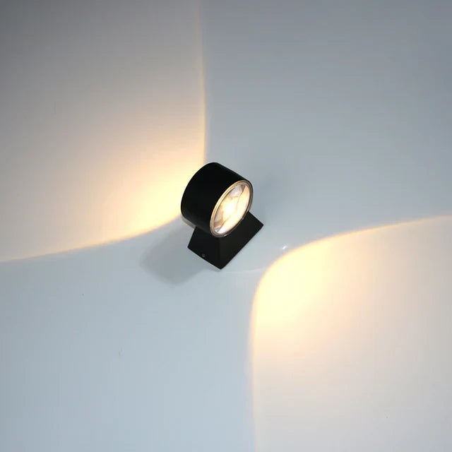 RainBlock – Waterproof Aluminum Wall Lamp for Outdoor Areas with Style