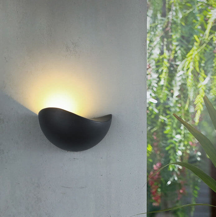 Luminia – Semi-circular Aluminum LED Wall Lamp for Modern Interior