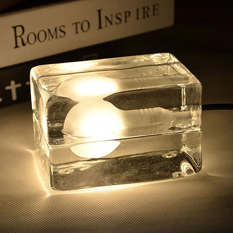 BrightCube – Tischlampe Mit Klarem Glaswürfel Für Modernes Ambiente