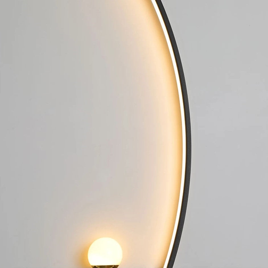 Lumosphere – Minimalist LED Wall Lamp in Black or Gold for Elegant Ambiance