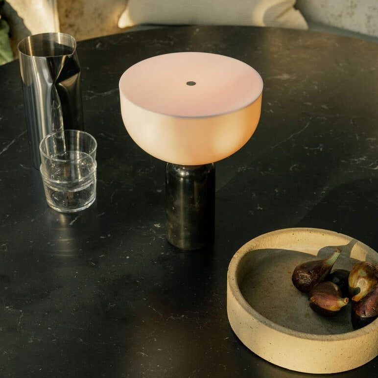 MarbleLuxe – Elegante Marmorlampe für stilvolles Interieur