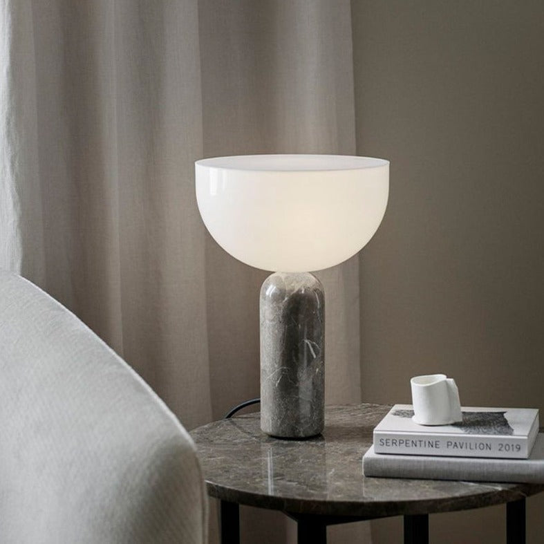 MarbleLuxe – Elegante Marmorlampe für stilvolles Interieur