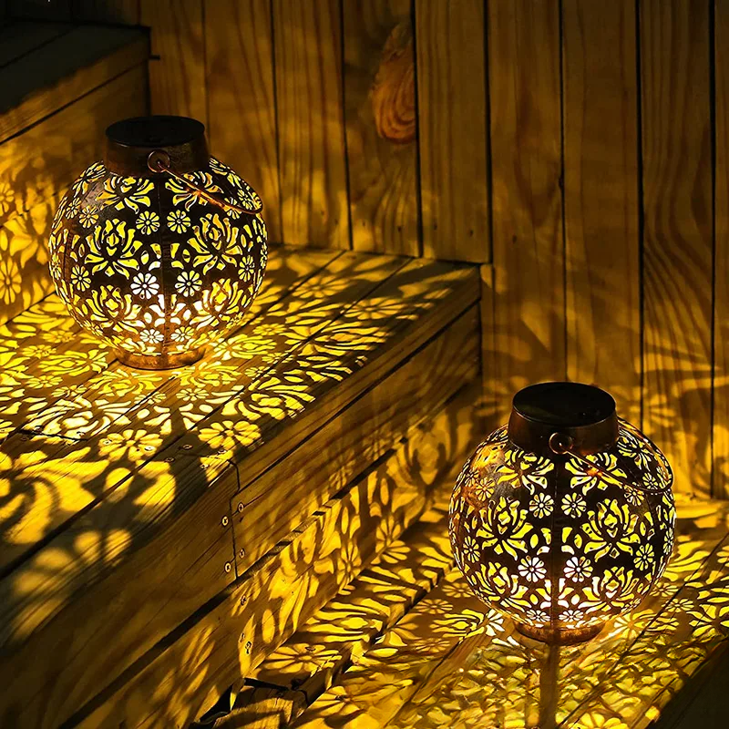 Orion – Solar garden lamp with artistic light projection