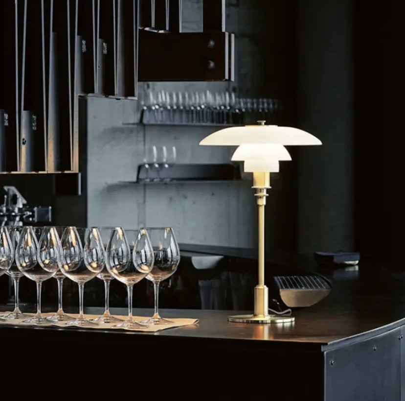 FusionLamp – Tischlampe mit Modernem Design für Stilvolle Beleuchtung