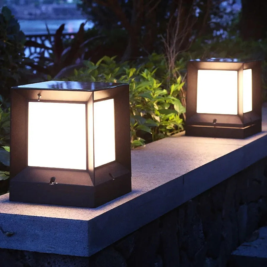 GeoGlimmer – Cube Table Lamp for Stylish Outdoor Lighting