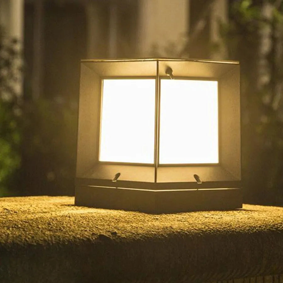 GeoGlimmer – Cube Table Lamp for Stylish Outdoor Lighting