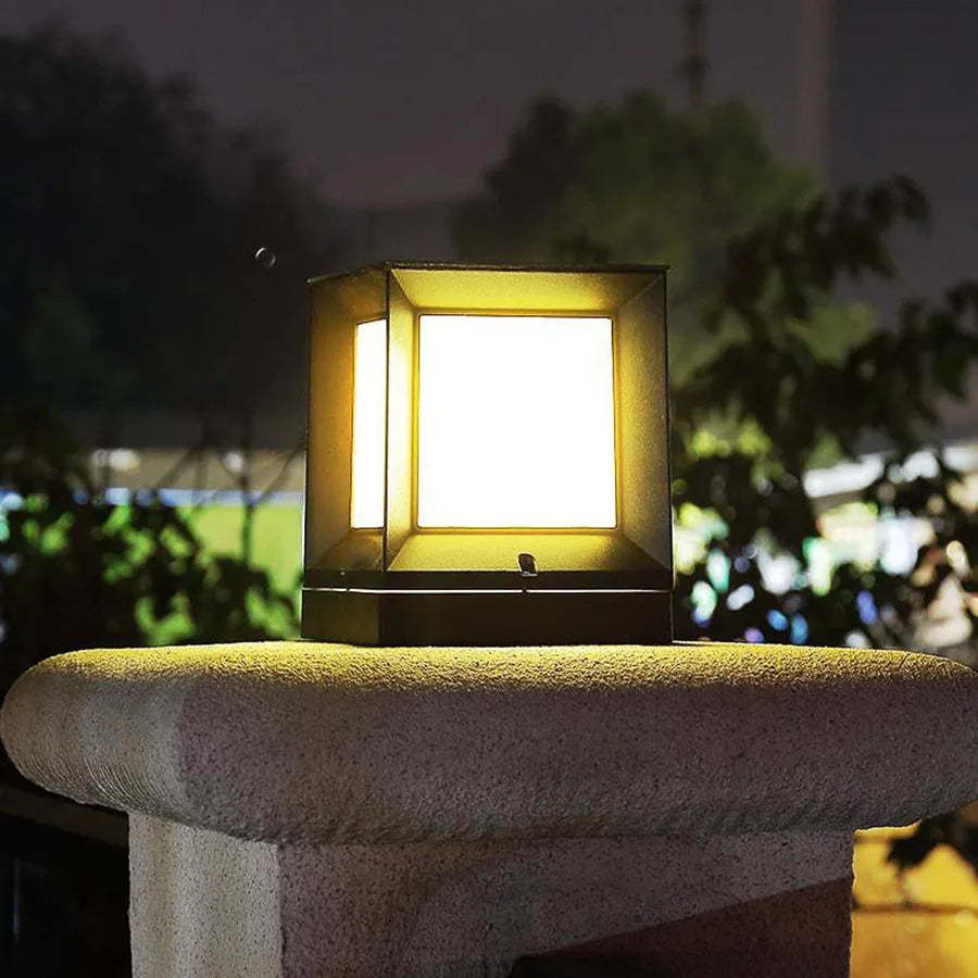 GeoGlimmer – Cube Table Lamp for Stylish Outdoor Lighting
