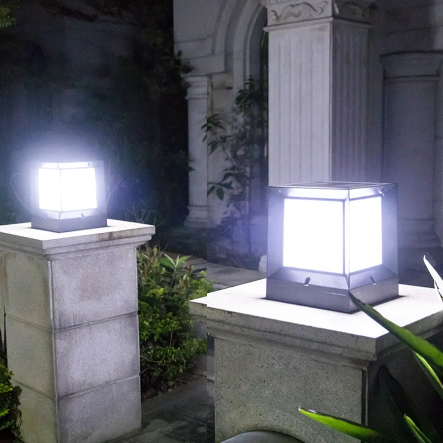GeoGlimmer – Cube Table Lamp for Stylish Outdoor Lighting