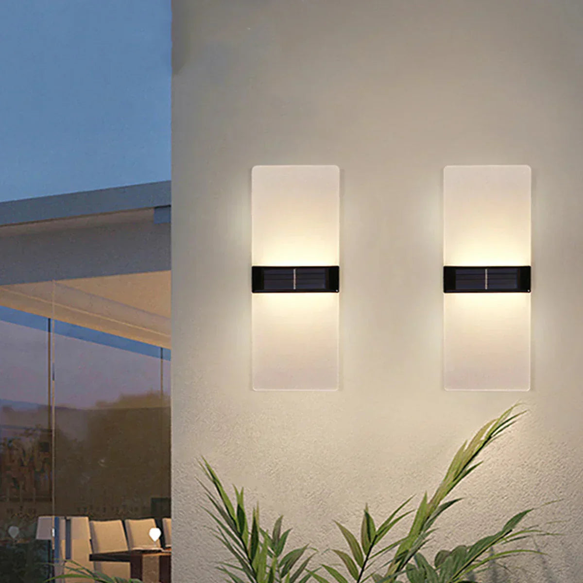 EclatSolaire – Solar-powered wall lamp for outdoor areas