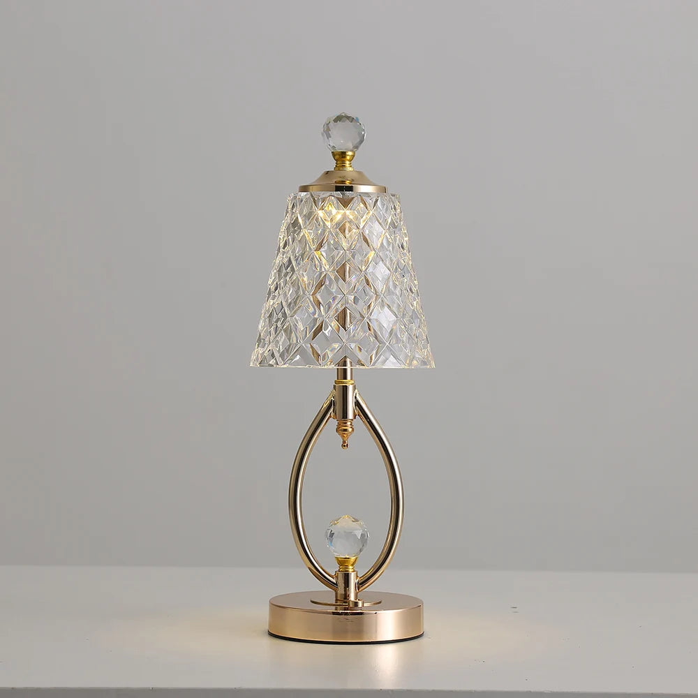 CrystalGlow – Vintage Kristall-Tischlampe für eine warme Atmosphäre