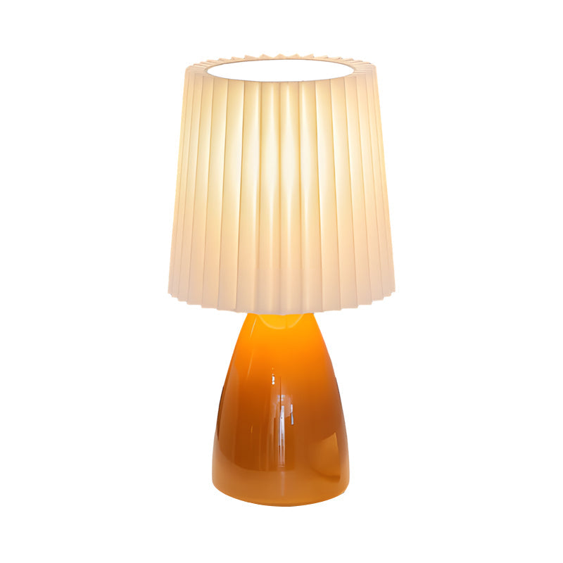 Pli – Dimmable Table Lamp with Glass Base and USB Port for Stylish Lighting