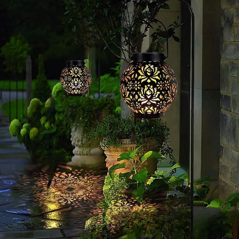 Orion – Solar garden lamp with artistic light projection