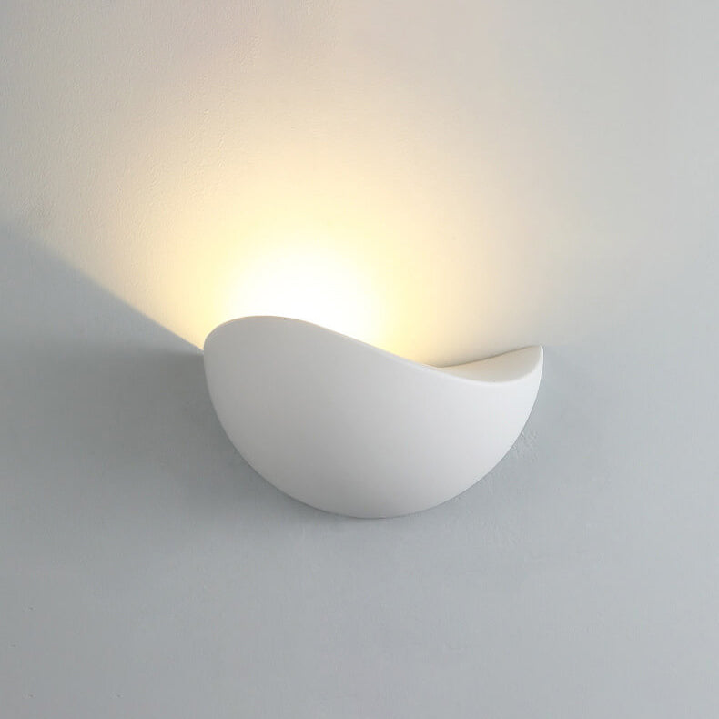 Luminia – Semi-circular Aluminum LED Wall Lamp for Modern Interior