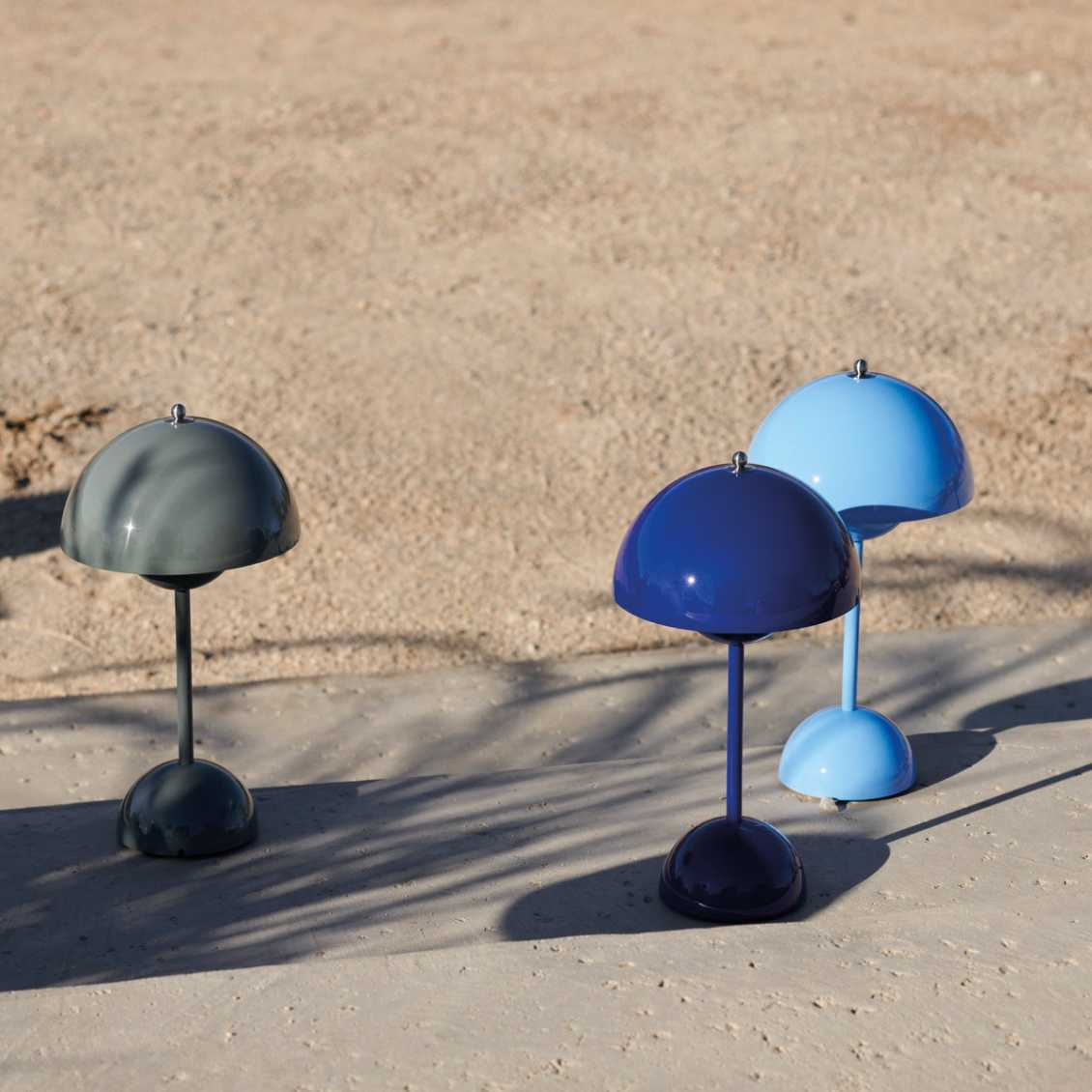 LunarGlow – LED Tischlampe für Stilvolle Beleuchtung im Wohnraum