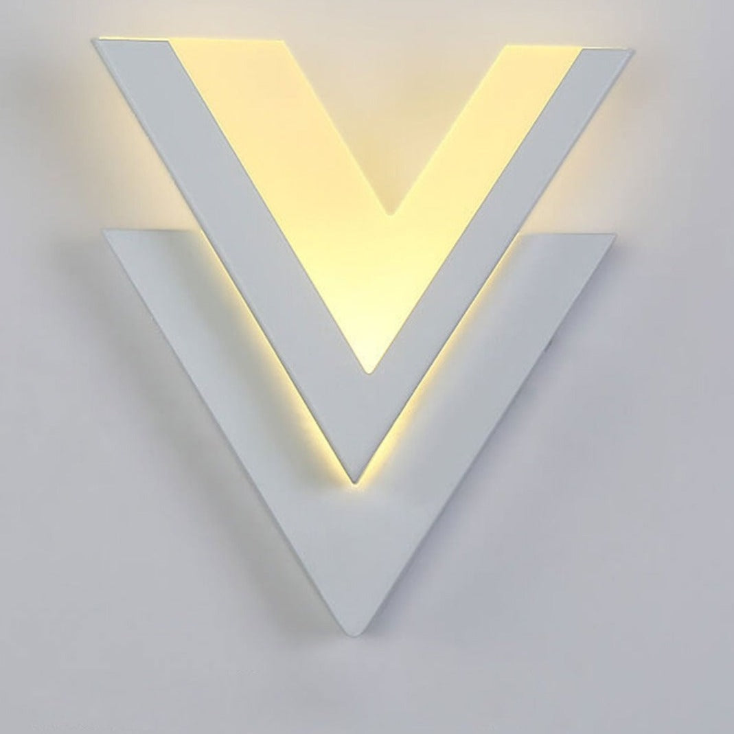 Lumi – V-shaped LED wall light for modern design