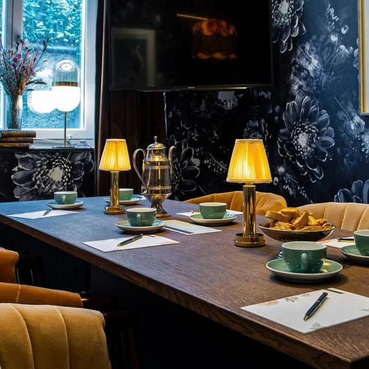 GleamLight – Tischlampe mit modernem Design und sanfter Beleuchtung