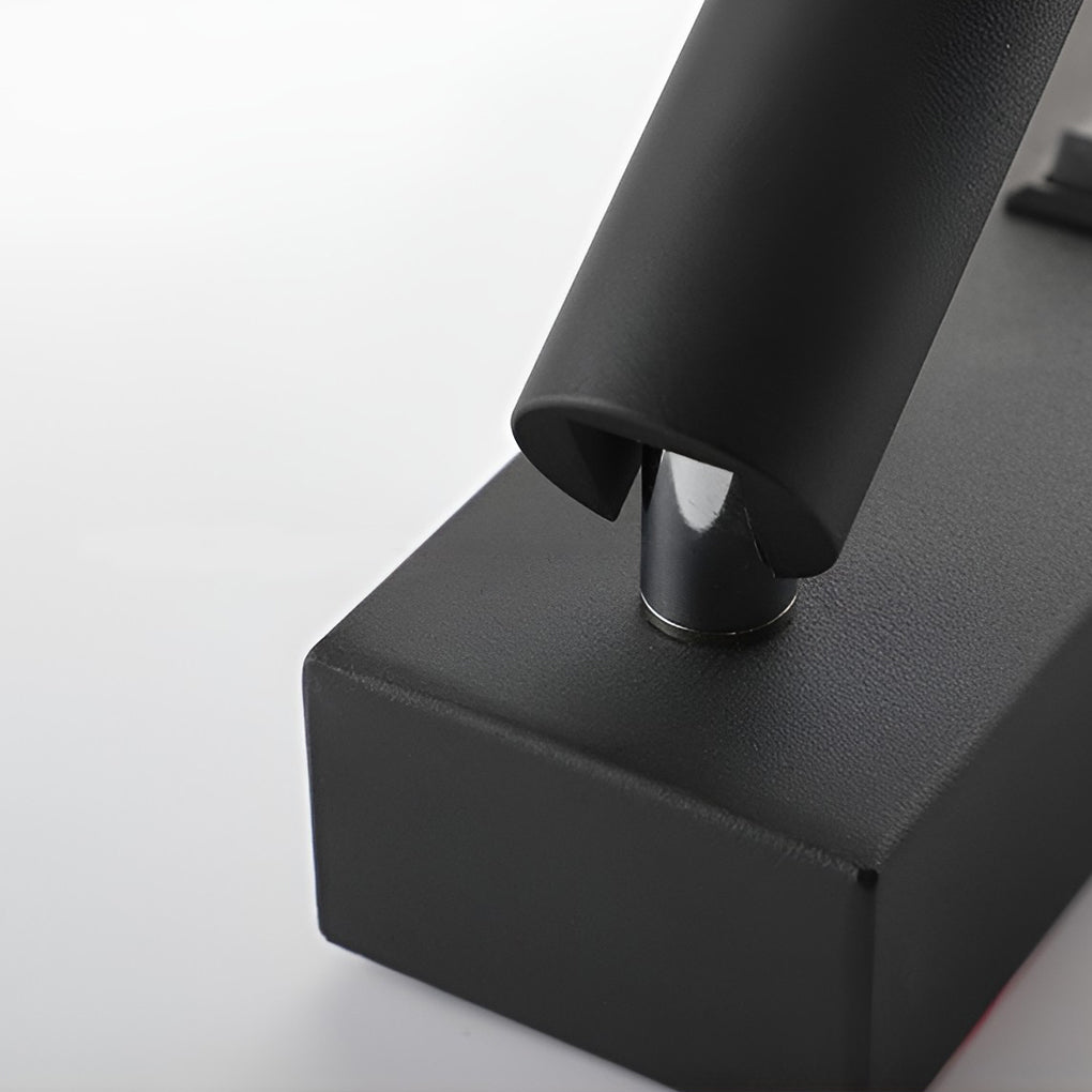 ArtiLicht – Wandleuchte mit USB-Ladeanschluss und verstellbarem Licht
