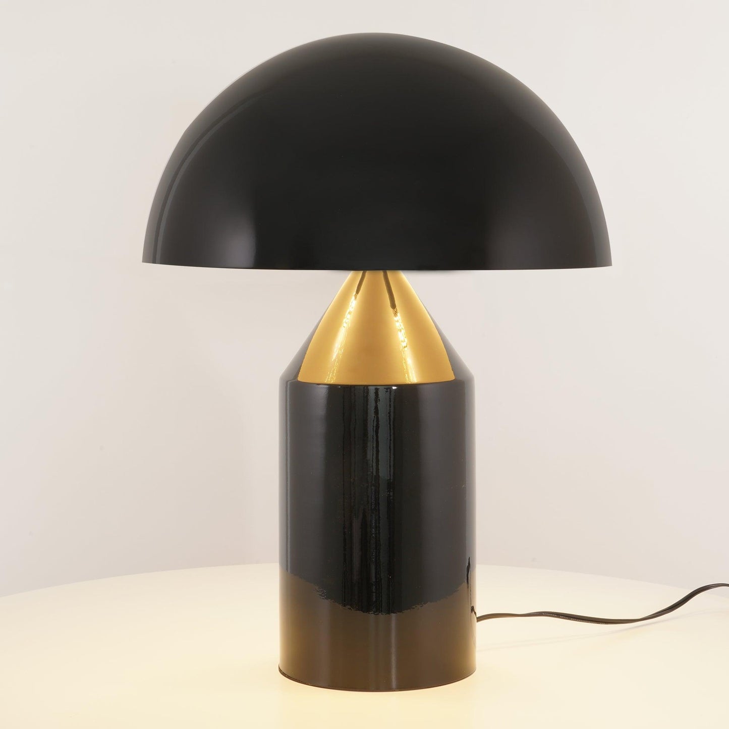 Atollo – Tischlampe aus Metall für Modernes Wohnen mit LED-Beleuchtung