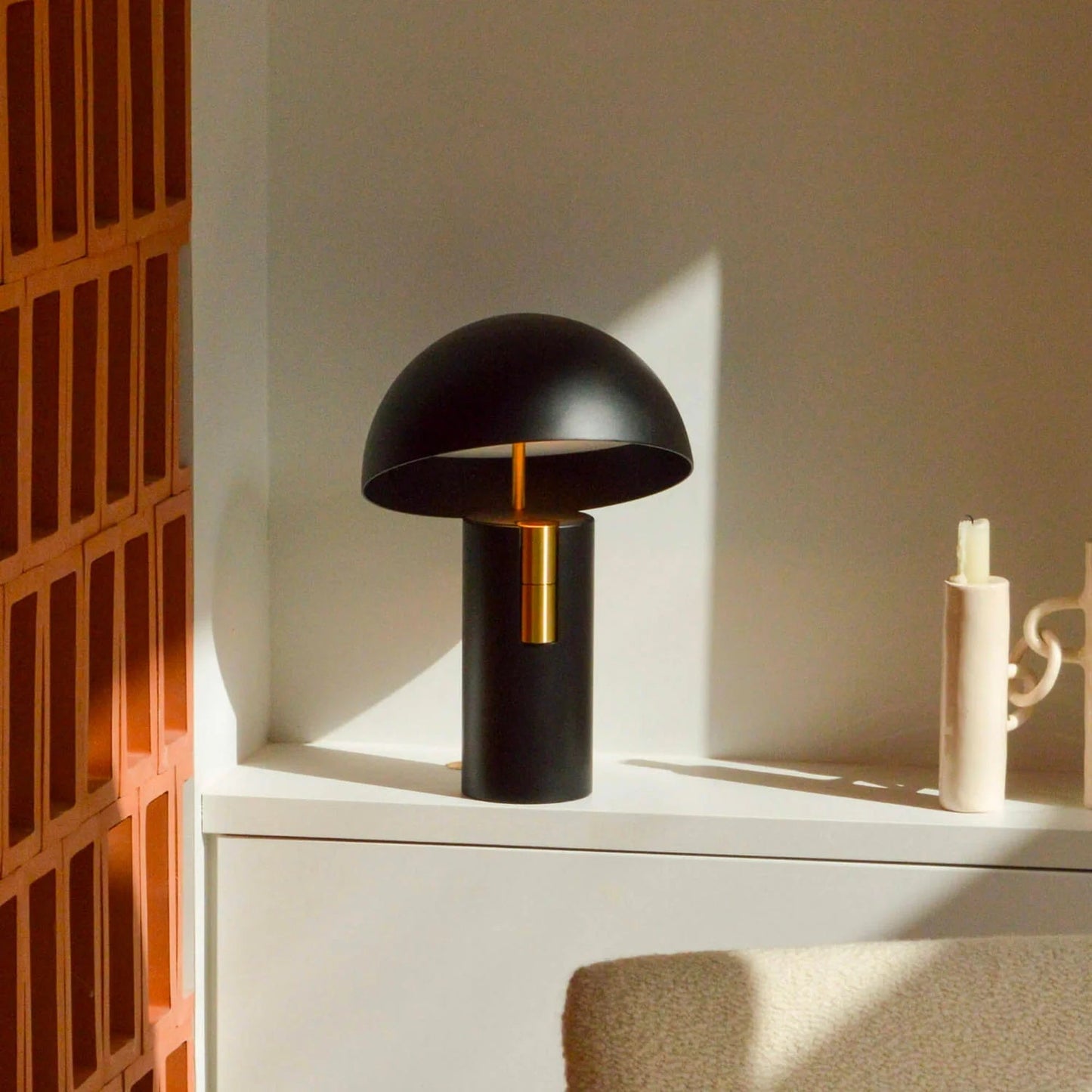 Mira – Elegant Table Lamp with Modern Design for Stylish Ambiance