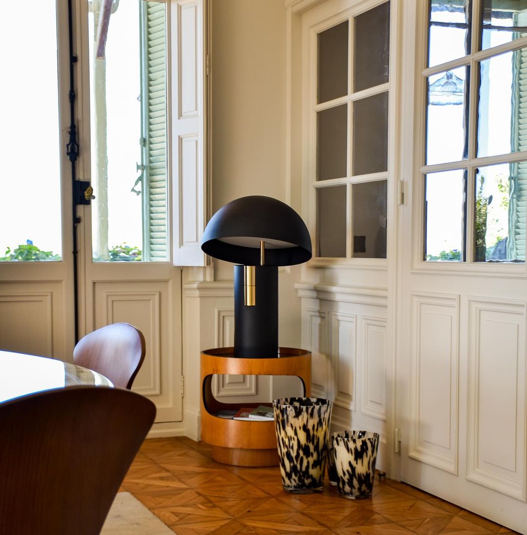 Mira – Elegant Table Lamp with Modern Design for Stylish Ambiance