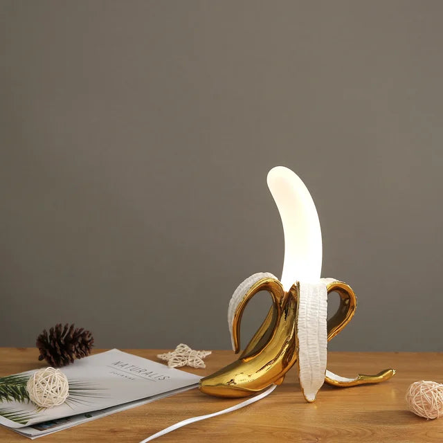 Bananenlicht – Moderne Tischlampe für kreative Räume