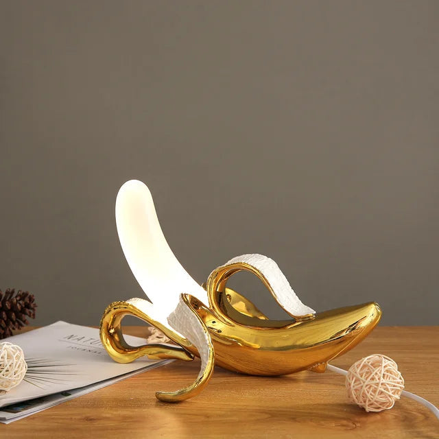 Bananenlicht – Moderne Tischlampe für kreative Räume