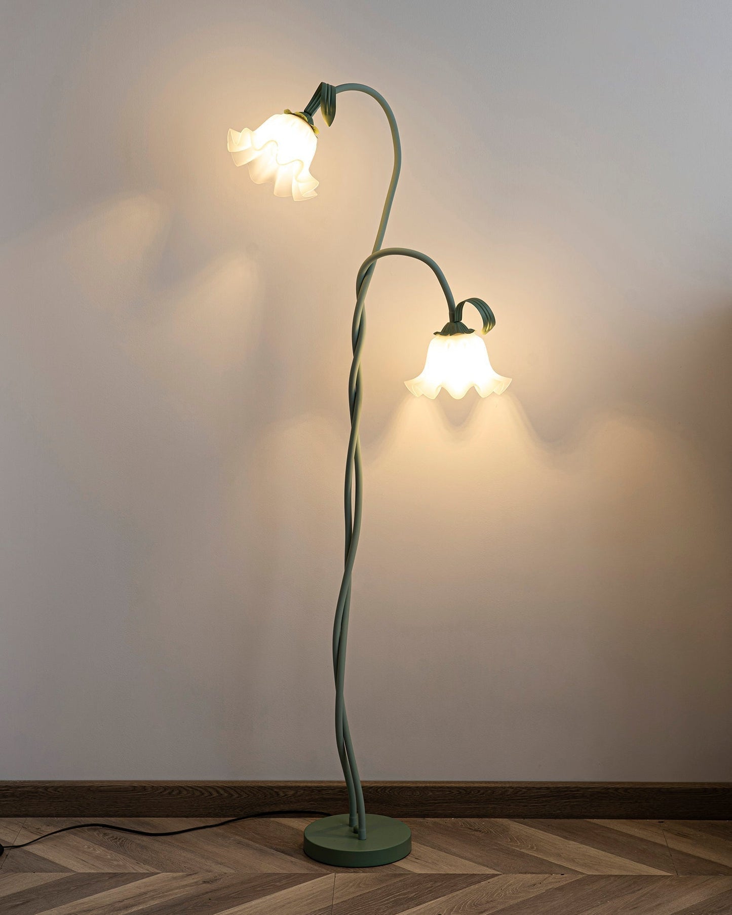 CallaLight – Stehlampe mit Blumenmotiv für stilvolle Akzente