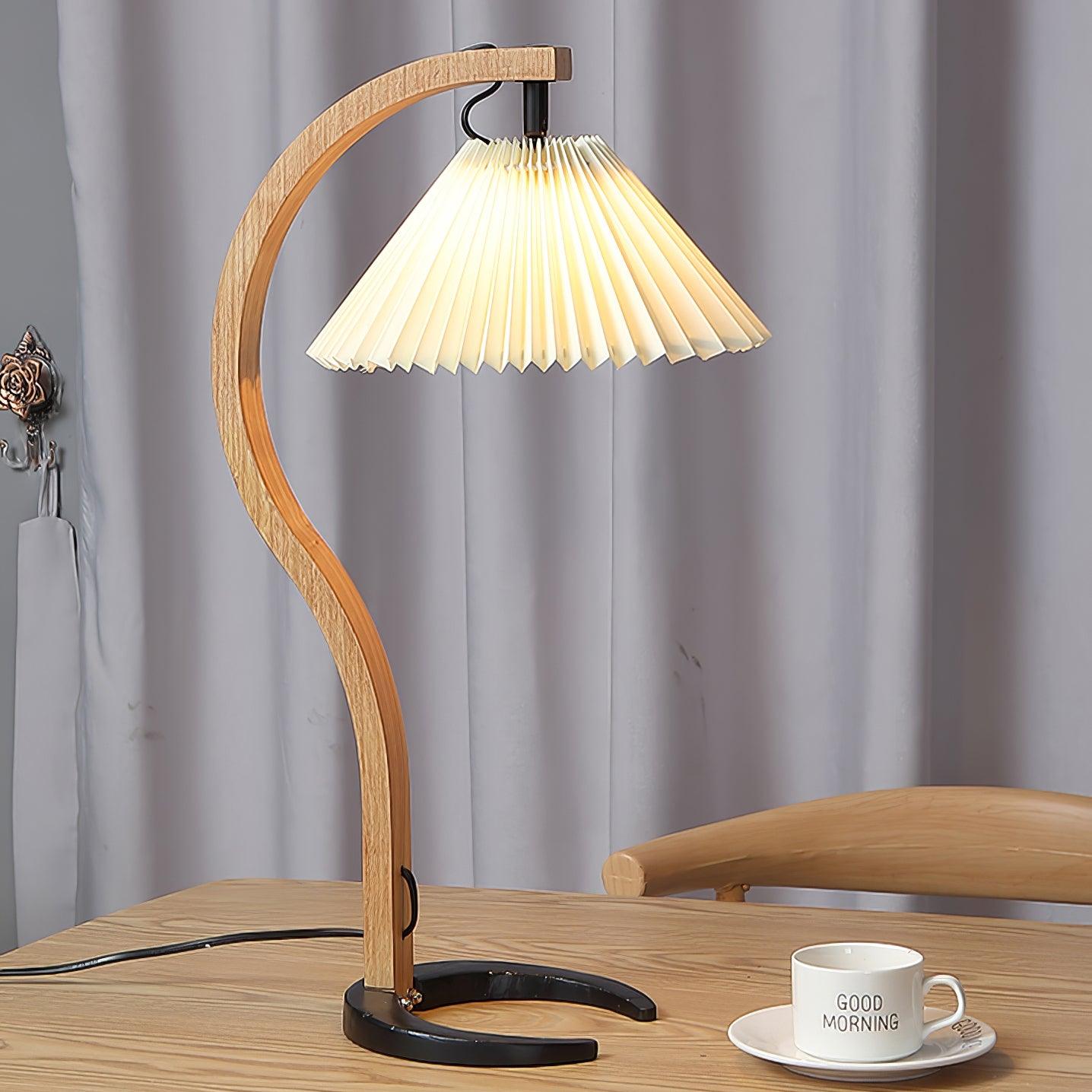 CapriGlow – Skandinavische Tischlampe für stilvolle Innenräume