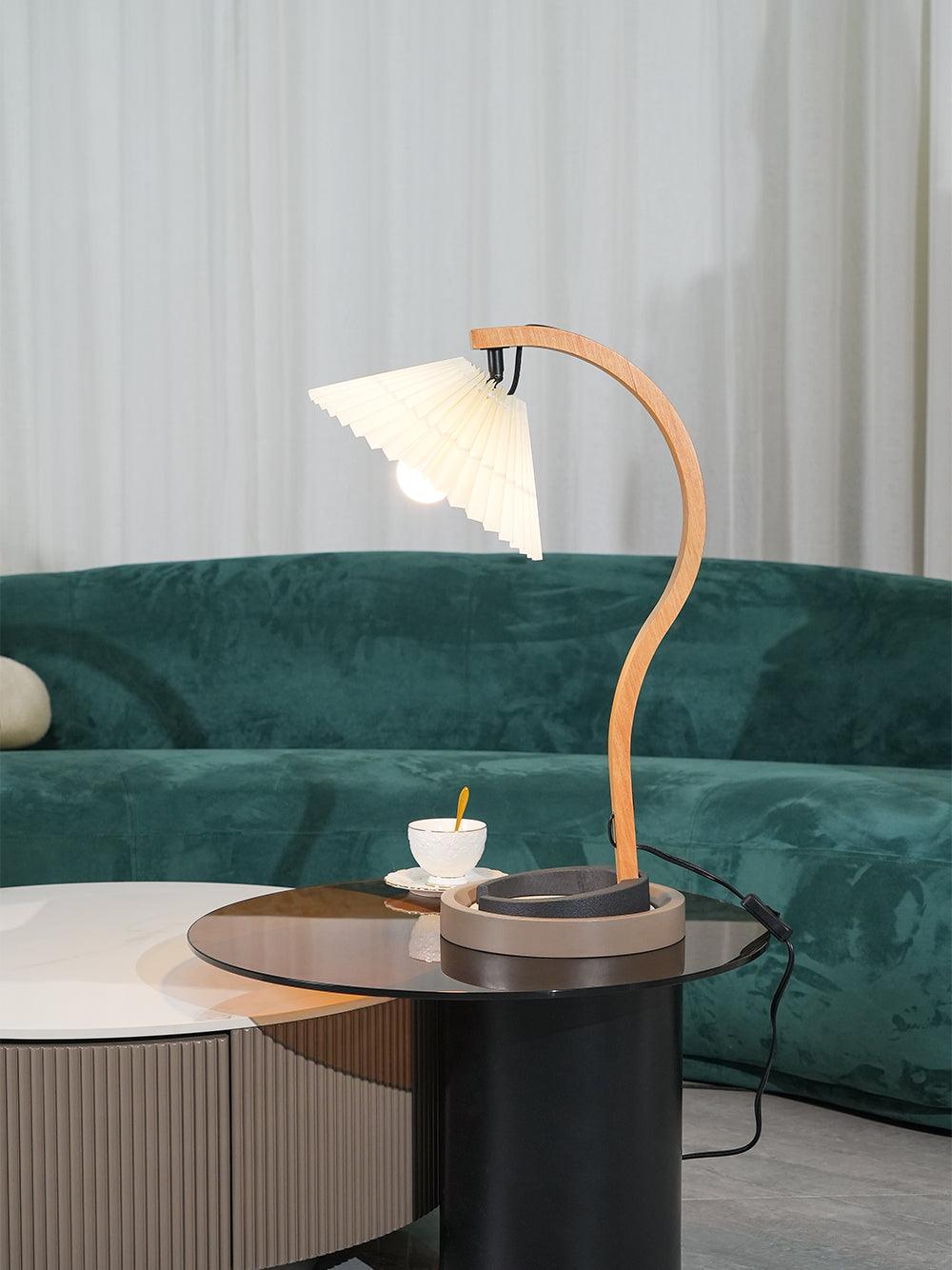 CapriGlow – Skandinavische Tischlampe für stilvolle Innenräume