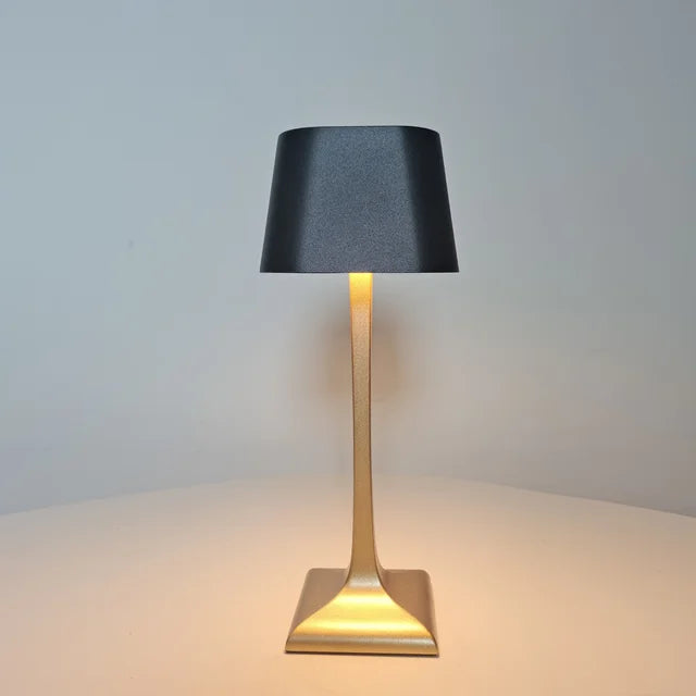 LumiSquare – Wireless Table Lamp with USB Charging for Modern Living