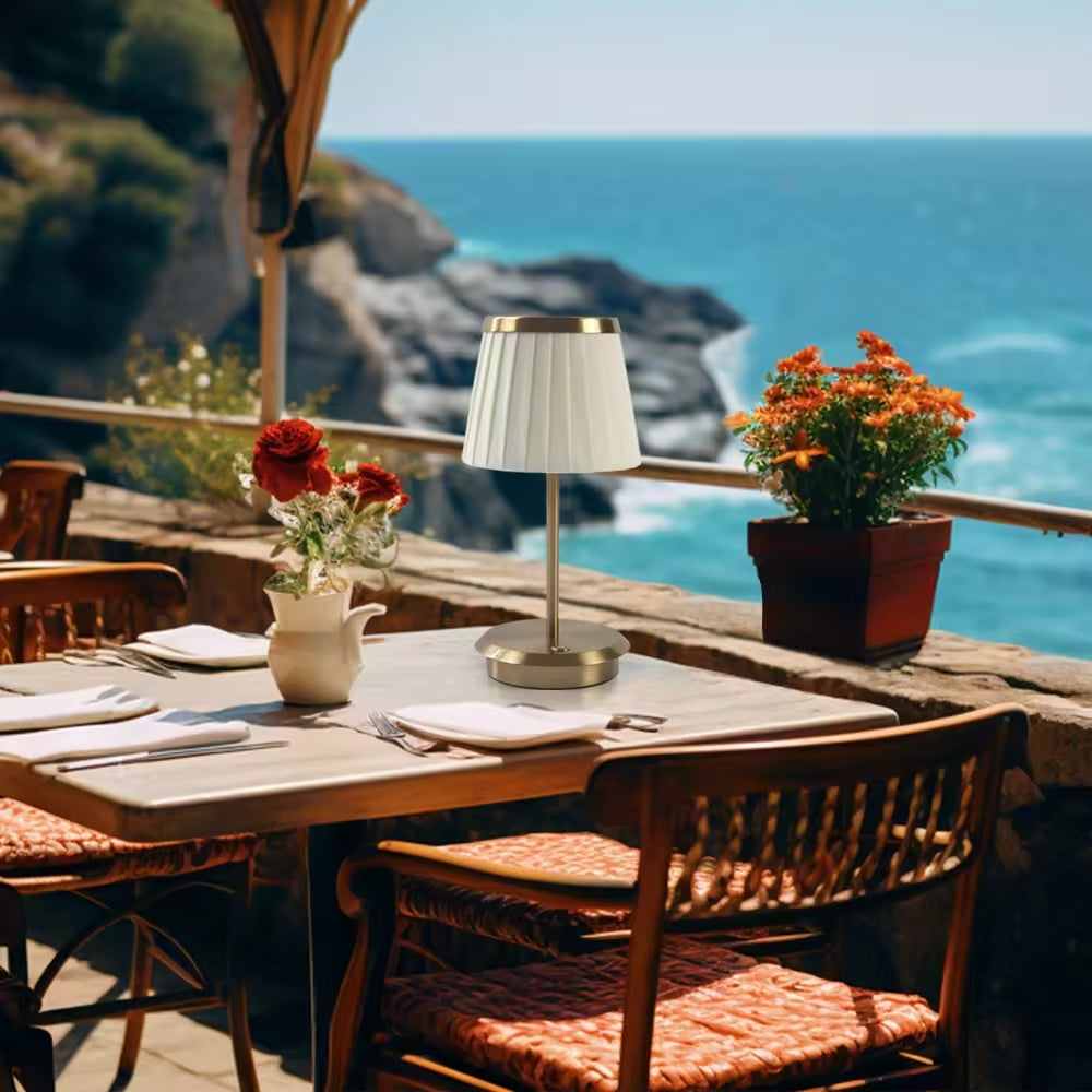 TimelessGrace – Elegante Tischlampe für jede Stimmung