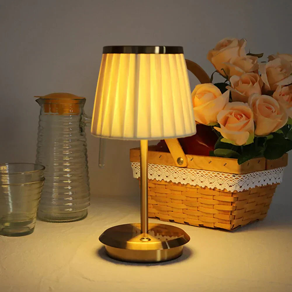 TimelessGrace – Elegante Tischlampe für jede Stimmung