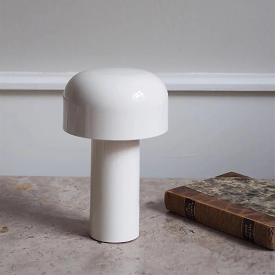 Clever – Wiederaufladbare Tischlampe für Outdoor-Abenteuer