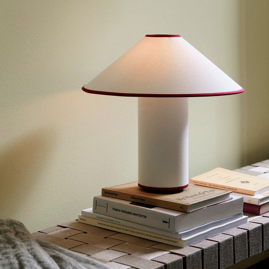 ÉclatColette – Moderne Tischlampe für Stilvolle Beleuchtung im Wohnzimmer und Schlafzimmer
