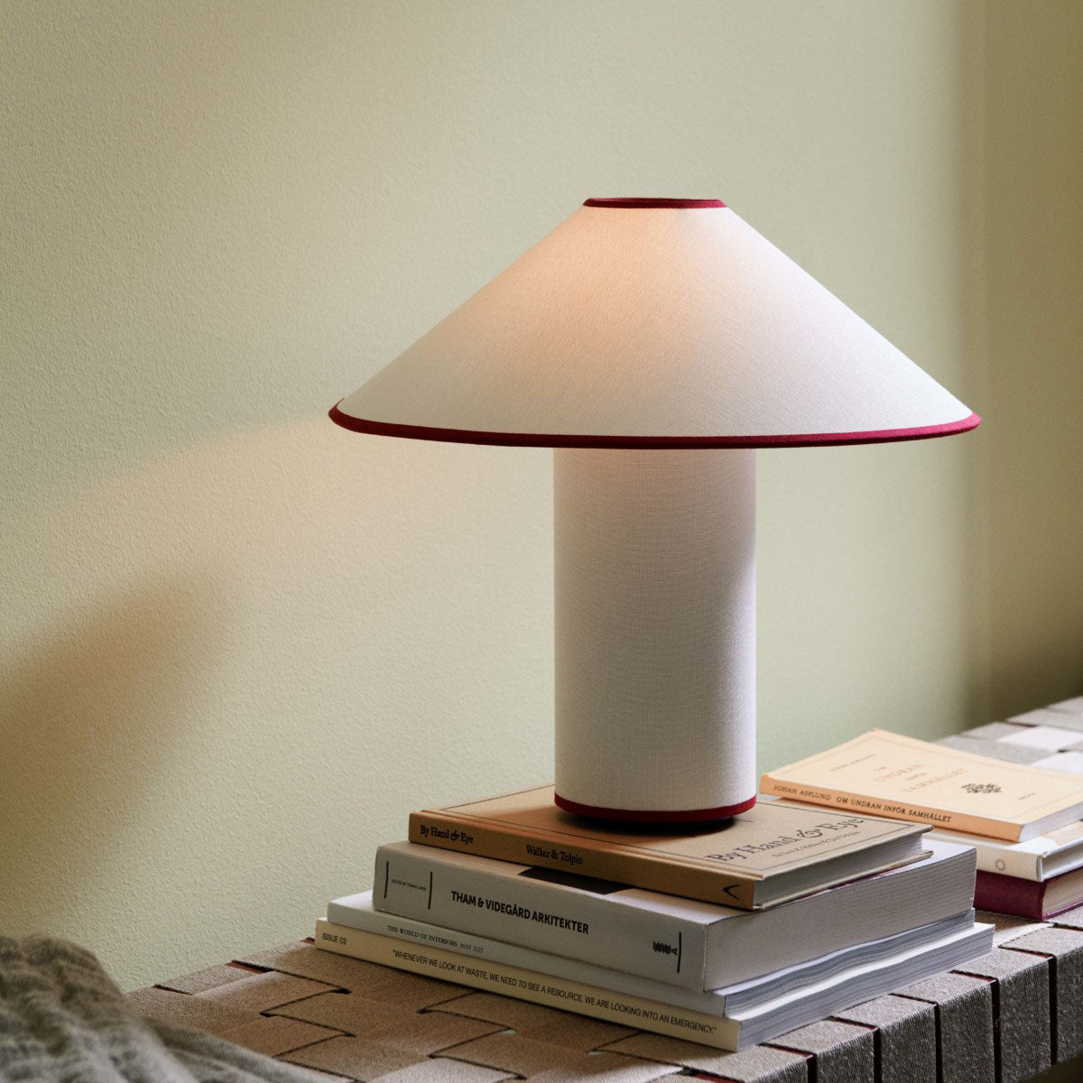 ÉclatColette – Moderne Tischlampe für Stilvolle Beleuchtung im Wohnzimmer und Schlafzimmer