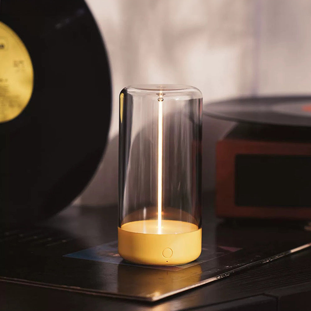 MagneticCompact – Table lamp with magnetic base for flexible design