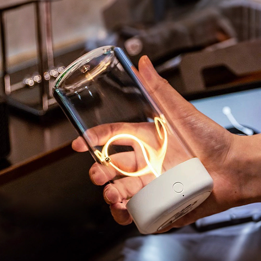 MagneticCompact – Table lamp with magnetic base for flexible design