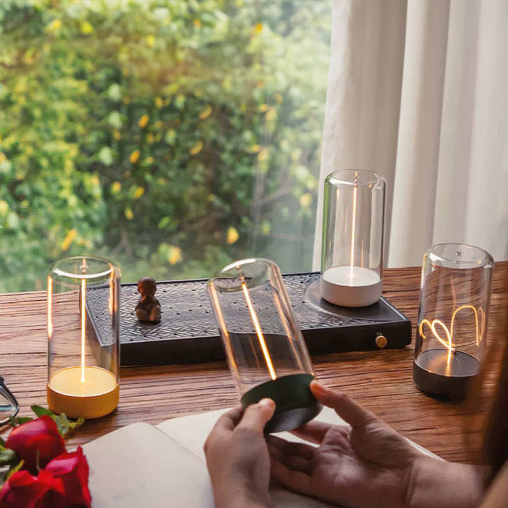 MagneticCompact – Table lamp with magnetic base for flexible design