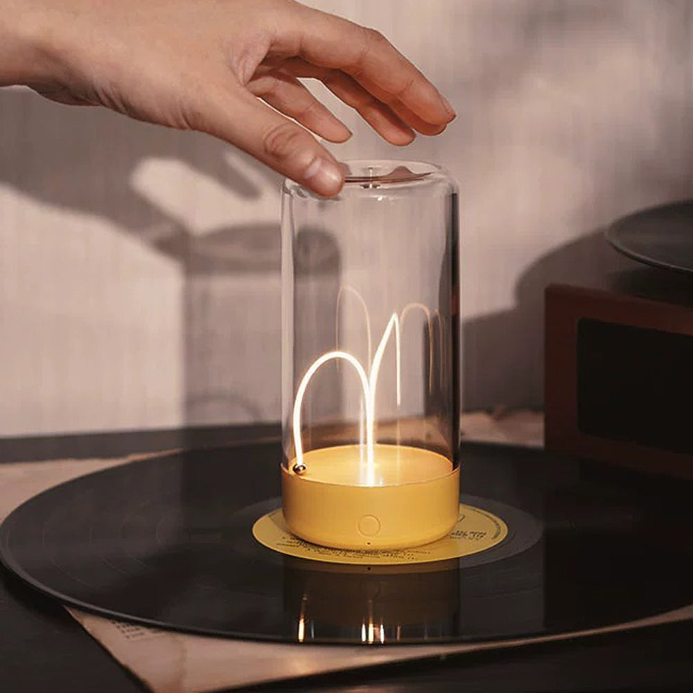 MagneticCompact – Table lamp with magnetic base for flexible design