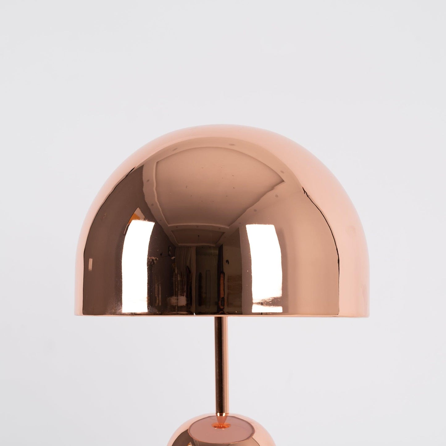 Bellora – Tischlampe Mit Glockenförmigem Design Für Elegante Atmosphäre