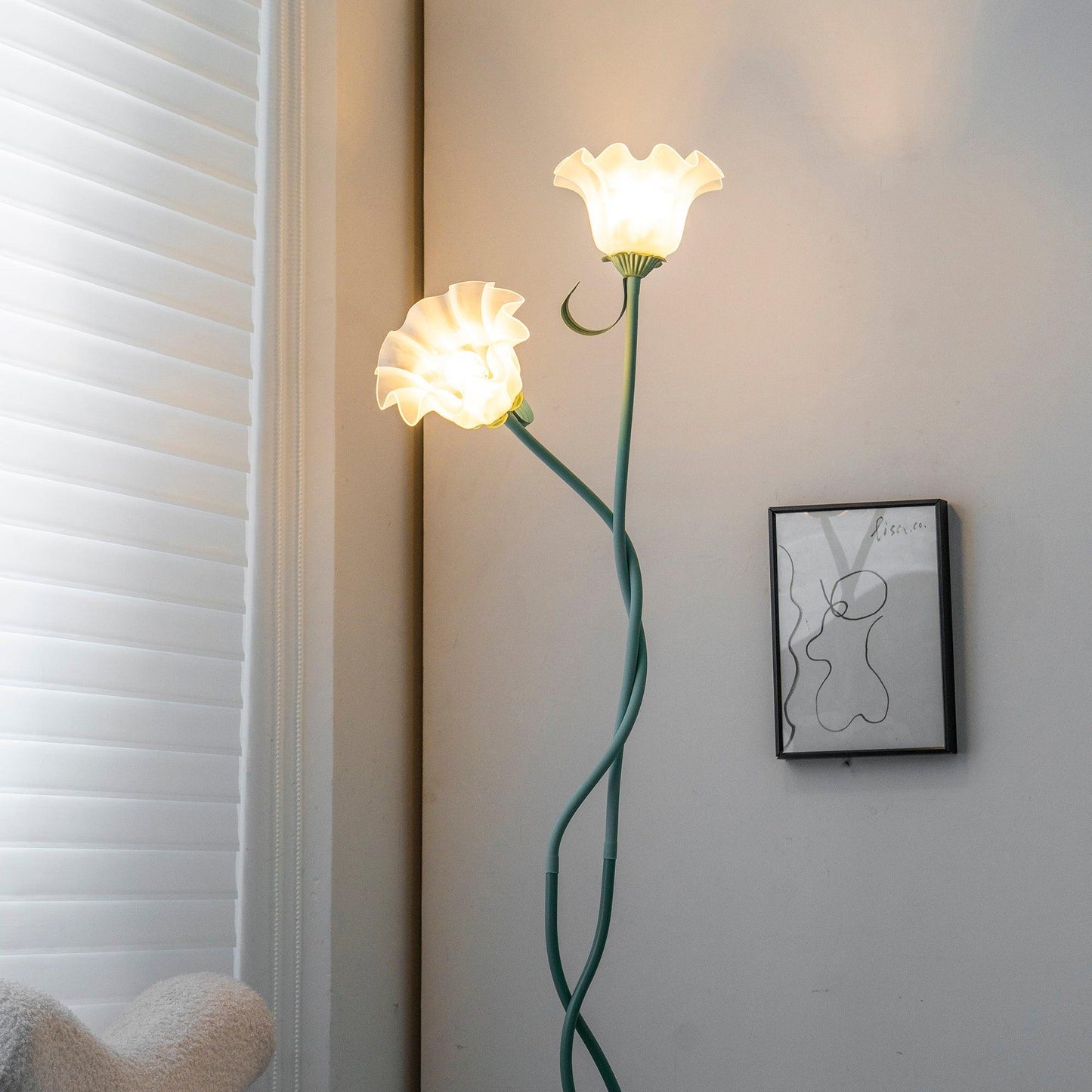 CallaLight – Stehlampe mit Blumenmotiv für stilvolle Akzente