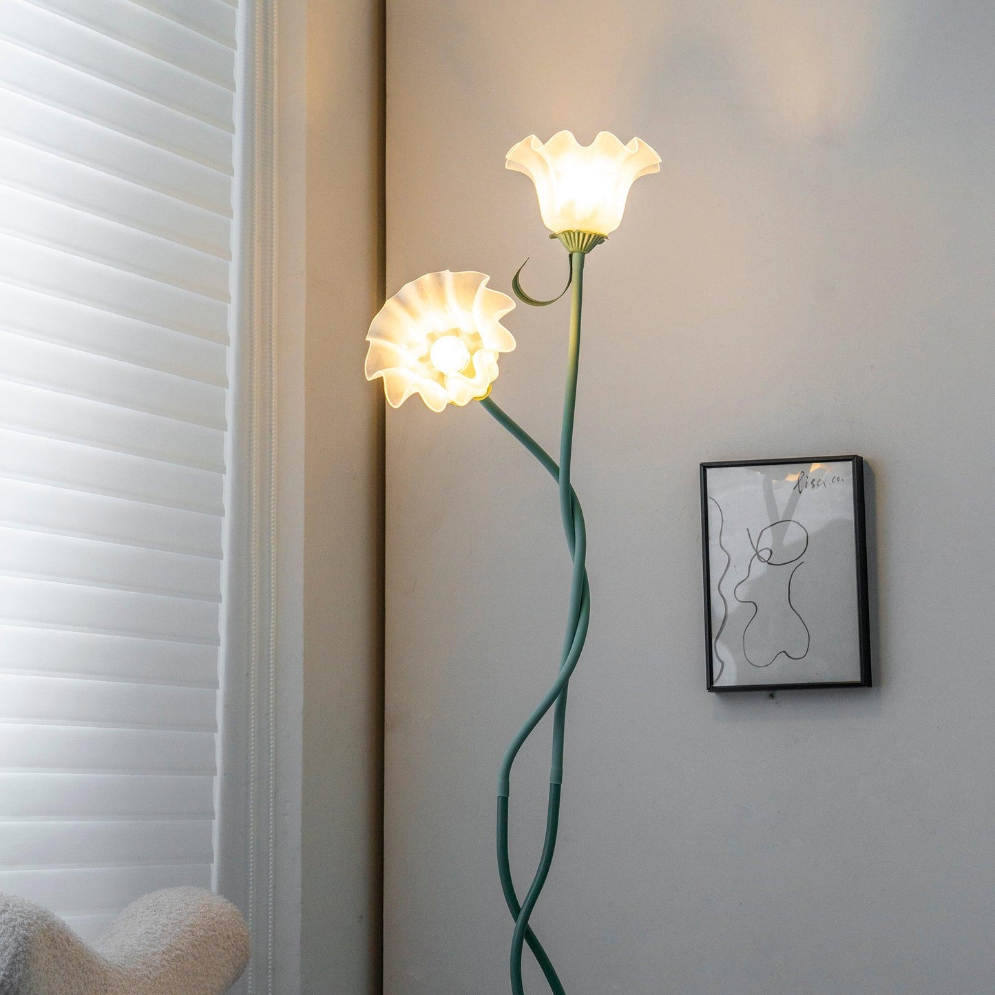 CallaLight – Stehlampe mit Blumenmotiv für stilvolle Akzente