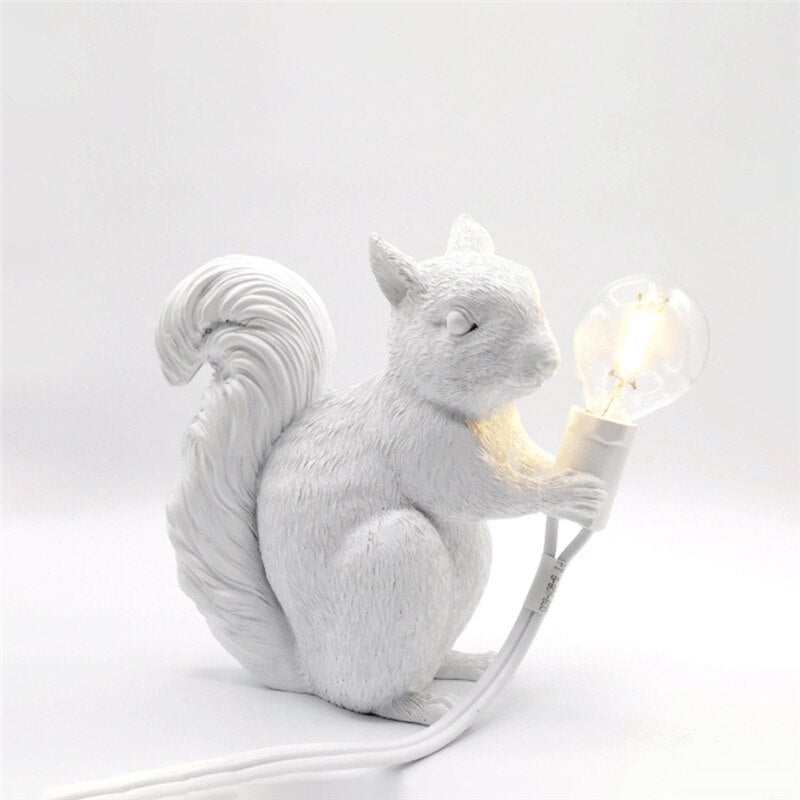 SquirrelLamp – Designerlampe Eichhörnchen für charmante Beleuchtung