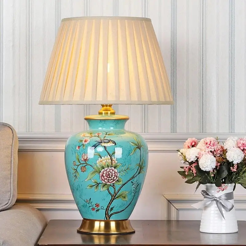 BloomLuxe - Keramik Schreibtischlampe mit Blumen- und Vogelmotiv