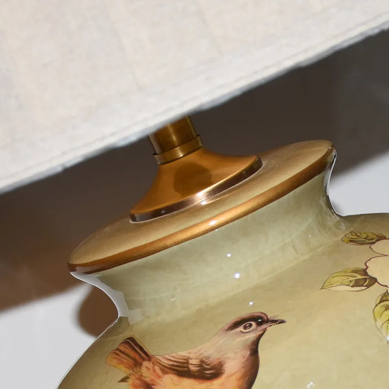 BloomLuxe - Keramik Schreibtischlampe mit Blumen- und Vogelmotiv