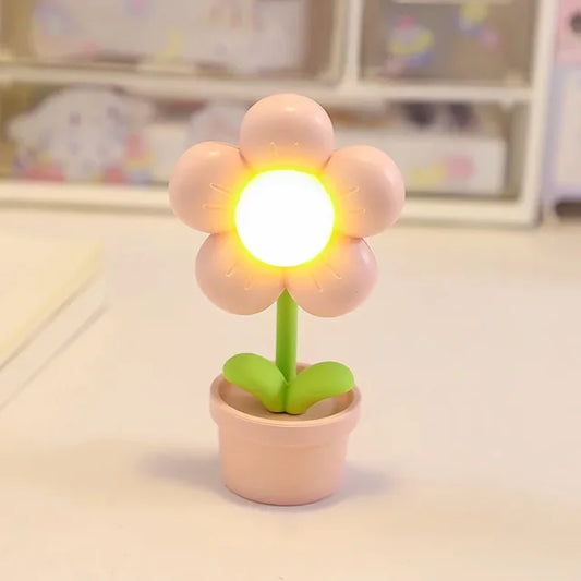 BloomLite – Kleine Blumen Tischlampe mit sanftem Licht