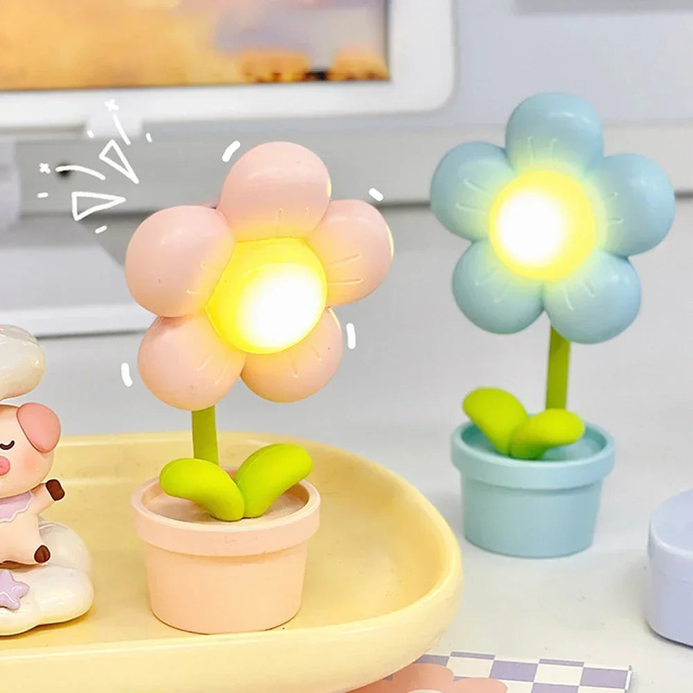 BloomLite – Kleine Blumen Tischlampe mit sanftem Licht