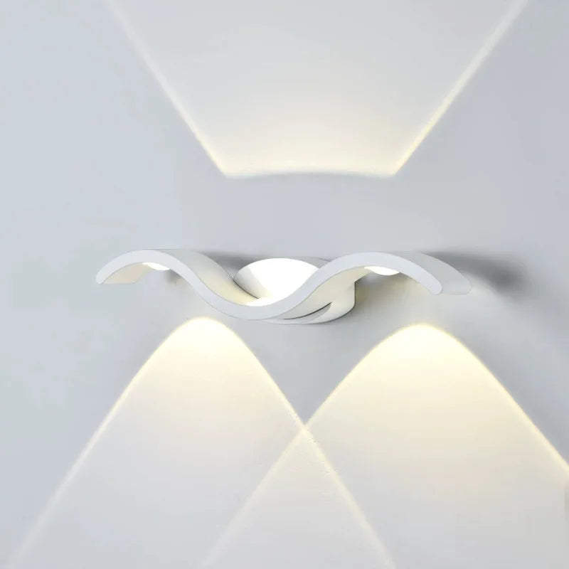 Illuminaire – Modern Wall Lamp for Stylish Indoor Lighting